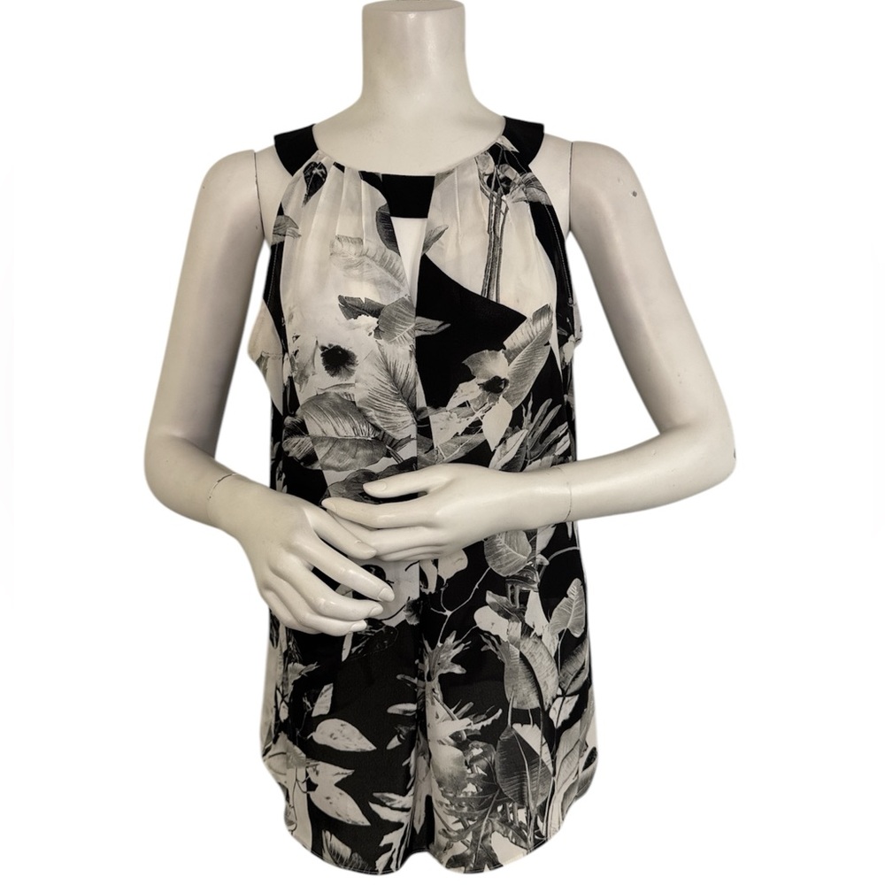 Sioni Black and White Sleeveless Top